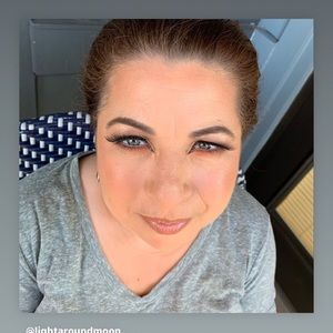 Meet your Posher, Hala